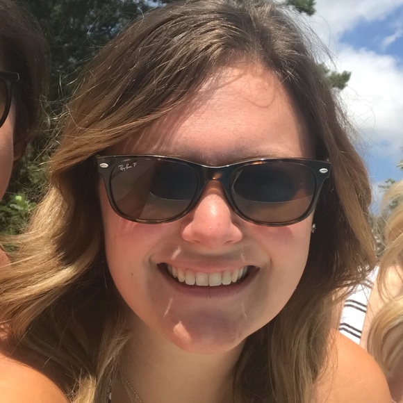 Meet your Posher, Laci - Picture 1 of 1